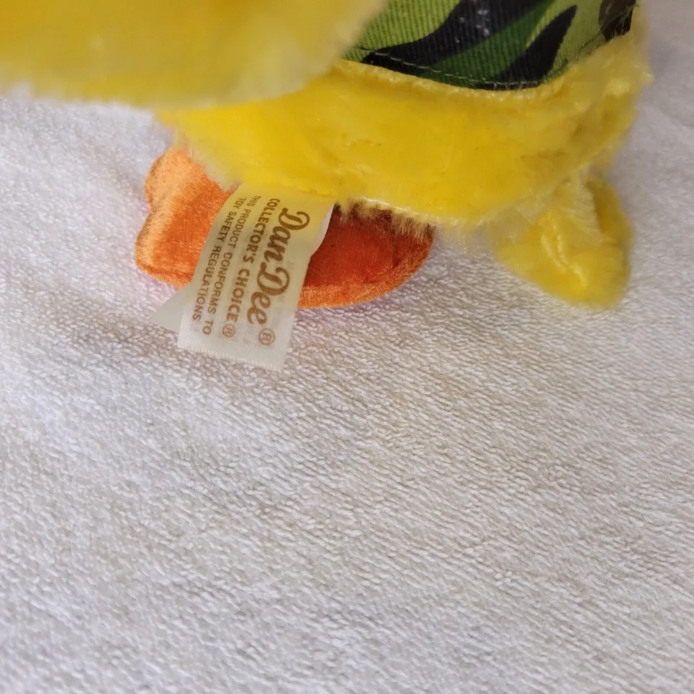 Dan Dee Collectors Choice musical Hunter Duck plush toy